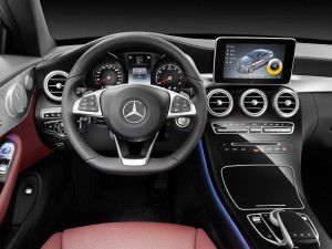 Puesto conducción Nuevo Mercedes-Benz Clase C Coupé - PUNTA TACÓN TV