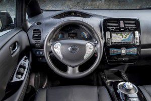 Interior Nissan LEAF - PUNTA TACÓN TV