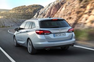 Nuevo Opel Astra Sports Tourer trasera - PUNTA TACÓN TV