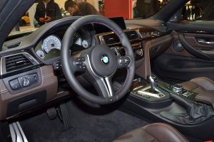 Interior BMW M4 CS - PUNTA TACÓN TV
