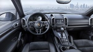 Porsche Cayenne Platinum Edition interior - PUNTA TACÓN TV