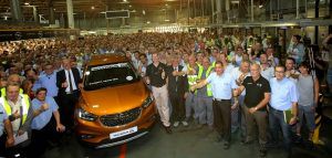 El primer Opel MOKKA X sale de la planta de Zaragoza - PUNTA TACÓN TV