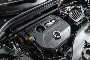 Motor de gasolina de 3 cilindros con tecnología MINI TwinPower Turbo - PUNTA TACÓN TV