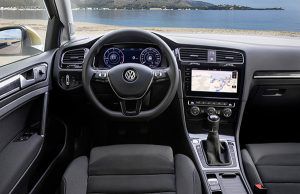 Interior nuevo Volkswagen Golf - PUNTA TACÓN TV
