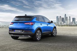 Nuevo Opel Grandland X trasera - PUNTA TACÓN TV