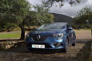 Nuevo Renault Mégane Bose frente - PUNTA TACÓN TV