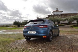 Nuevo Renault Mégane Bose trasera - PUNTA TACÓN TV