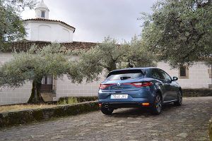 Nuevo Renault Mégane Bose trasera - PUNTA TACÓN TV