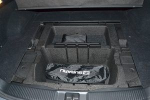 Compartimentos bajo piso maletero - PUNTA TACÓN TV